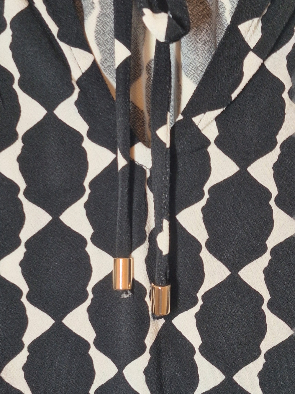 JM Collection Black & White Geometric Tie-Neck Tunic - Picture 4 of 5